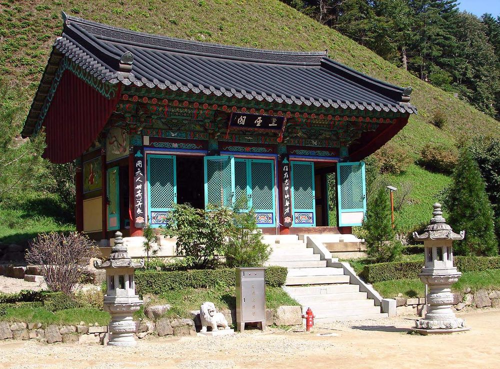 File:Korea-Gangwon-Woljeongsa 1738-07.JPG - Wikimedia Commons