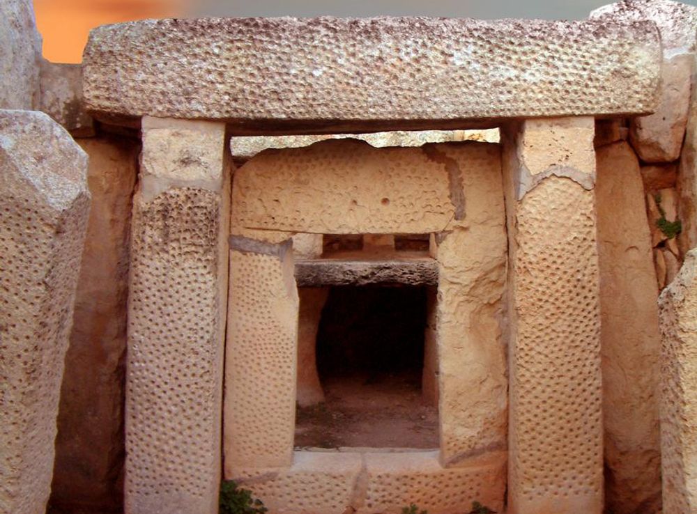 File:Mnajdra Temples Malta Equinox.jpg - Wikimedia Commons