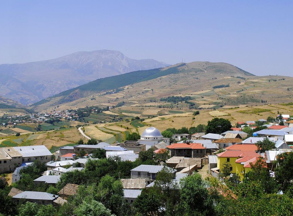 File:Shishtavec village, Kukes District.JPG - Wikimedia Commons