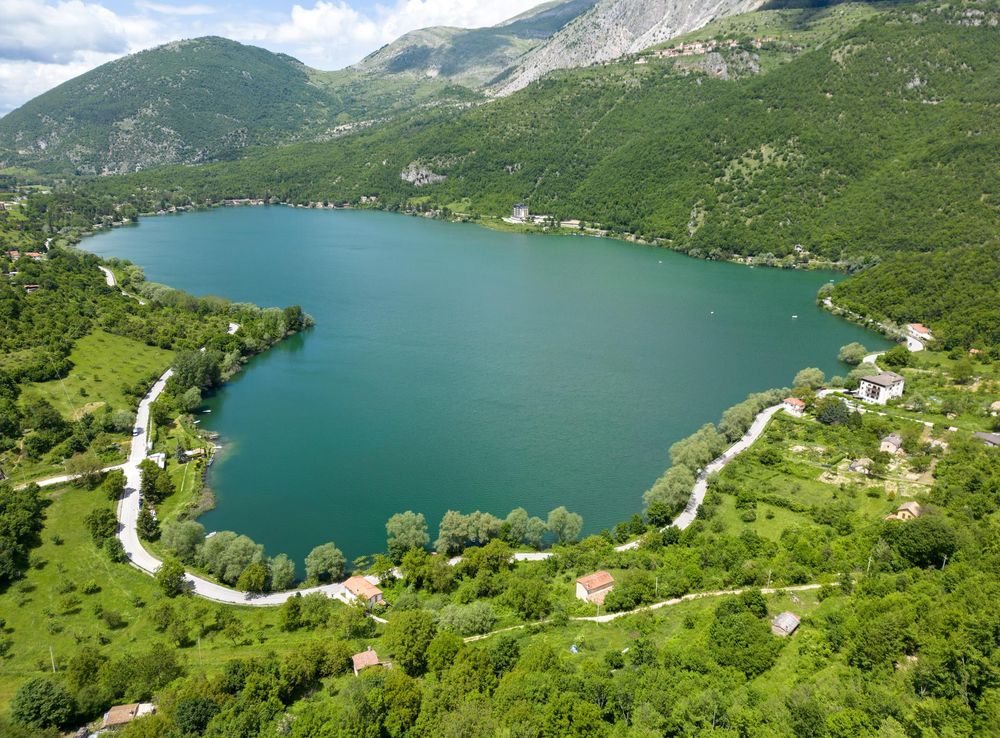 File:Lago di Scanno dji mini 3 pro.jpg - Wikimedia Commons