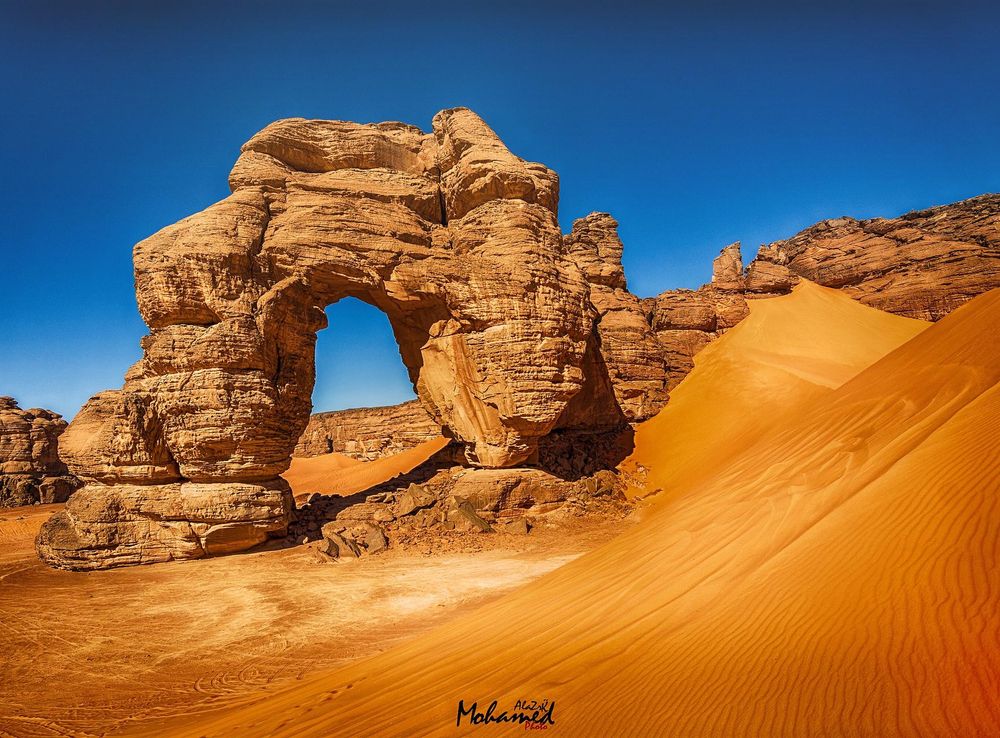 File:Rock arch in Tadrart Acacus,Libya.jpg - Wikimedia Commons