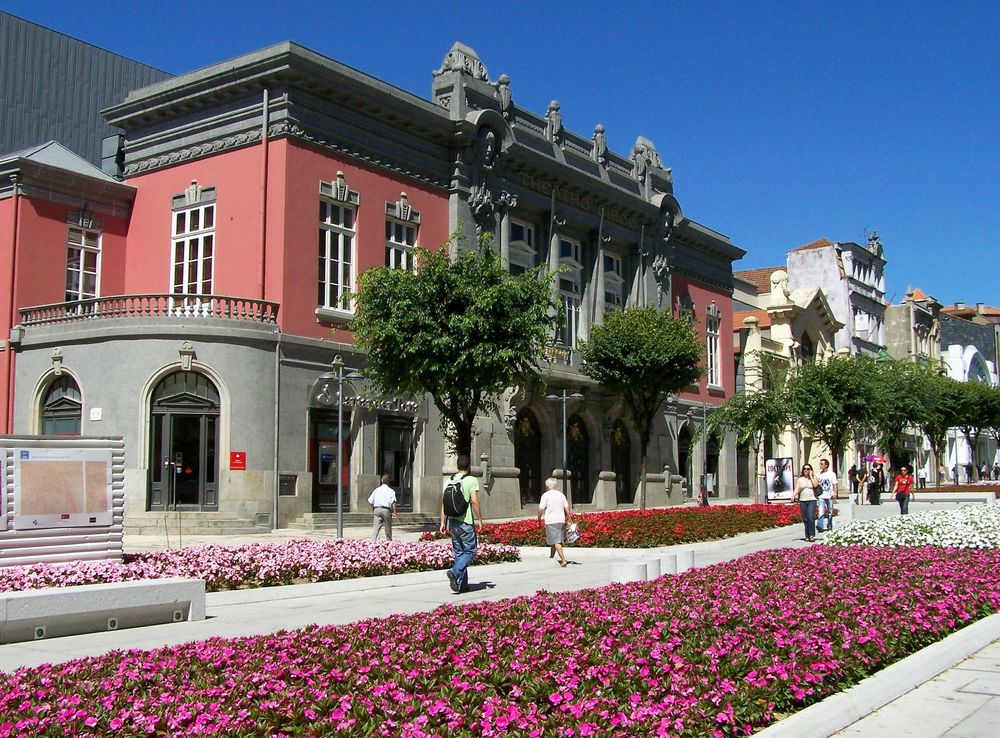 Ficheiro:Theatro Circo, fachada principal.jpg – Wikipédia, a enciclopédia  livre
