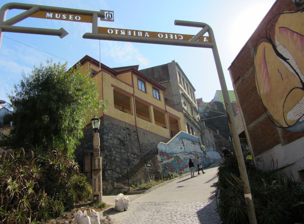 Archivo:Museo a Cielo Abierto de Valparaíso 01.jpg - Wikipedia, la  enciclopedia libre