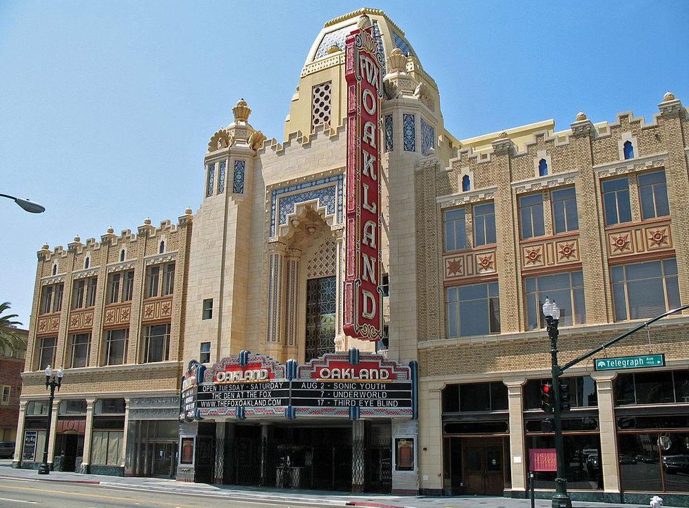 File:Fox Oakland Theatre (Oakland, CA).JPG - Wikimedia Commons