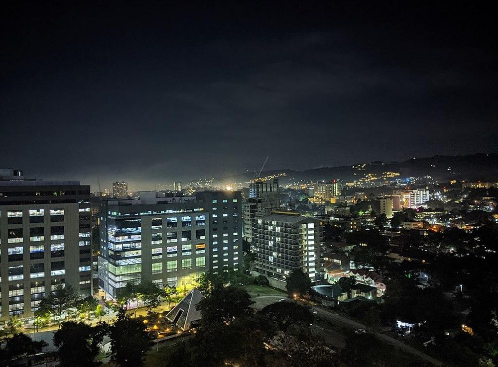 File:Garden Bloc IT Park Cebu City night view December 2020.jpg - Wikimedia  Commons