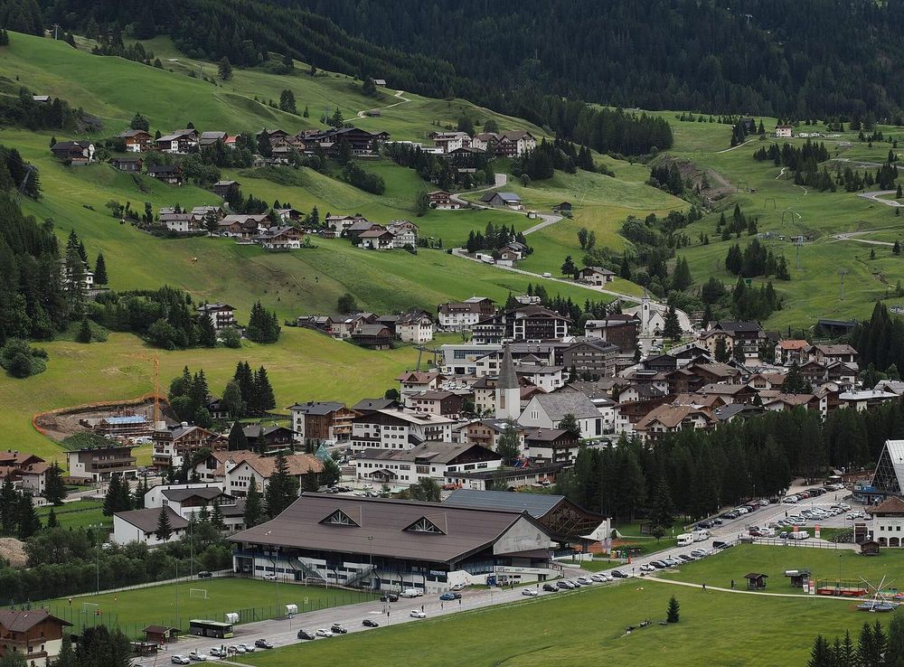 File:Corvara in Badia 20170726 133001.jpg - Wikimedia Commons