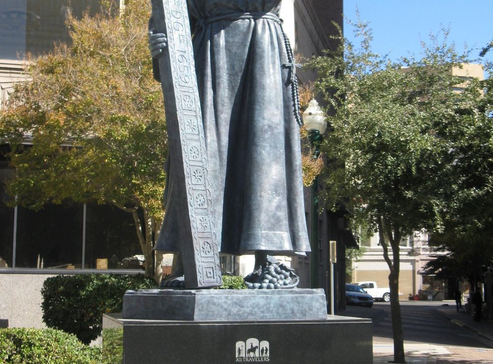 File:The Fray Garcia de San Francisco statue in downtown El Paso, TX  (3b809c05-66a9-4ee8-aa66-dc979570d72e).JPG - Wikimedia Commons
