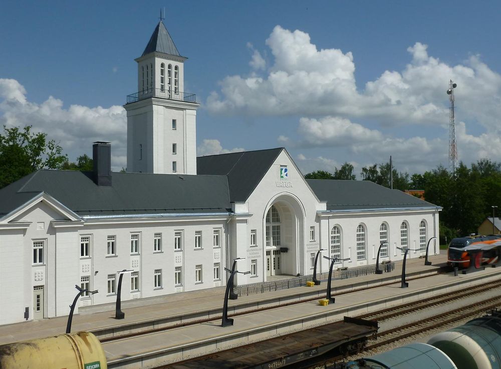 File:Valga railway station, summer 2014, picture 1.JPG - Wikimedia Commons