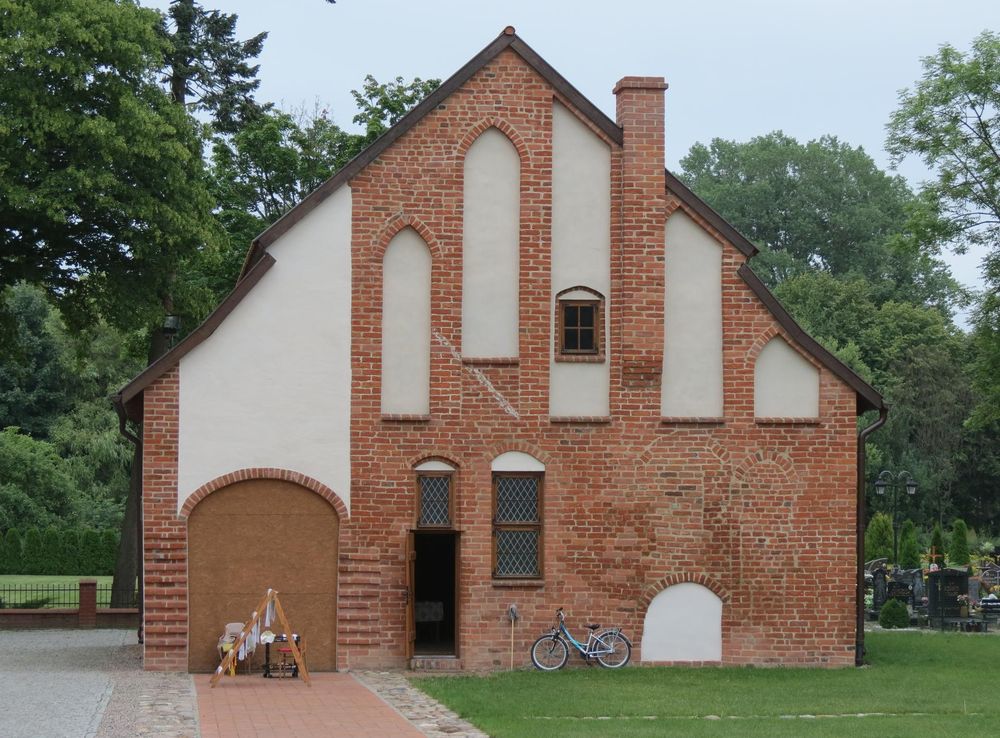 File:Kartuzy, klasztor, erem, widok od zach. (2).JPG - Wikimedia Commons