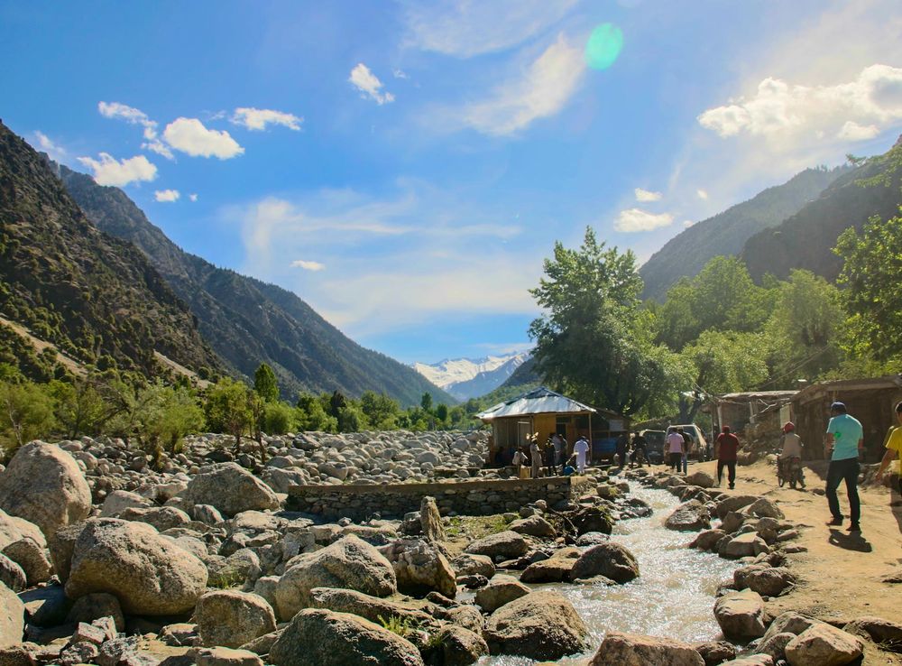 File:Kalash Valley, Chitral, Pakistan.jpg - Wikimedia Commons