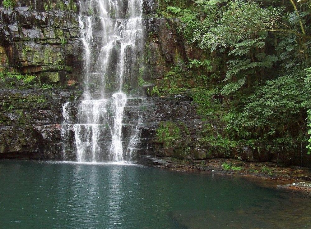 File:Salto cristal - yvykui - paraguay - 2005-04-23.jpg - Wikipedia