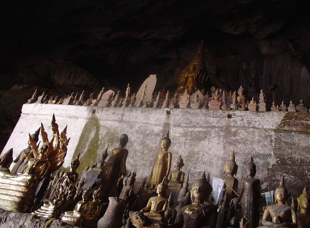 File:Pak ou caves.JPG - Wikimedia Commons