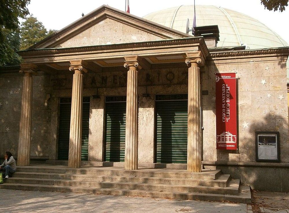 File:Planetario di Milano -01.JPG - Wikimedia Commons