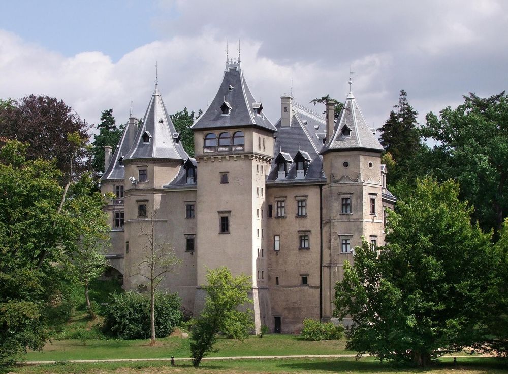 File:2008 08050029 - Gołuchów - zespół zamkowy - zamek.JPG - Wikipedia