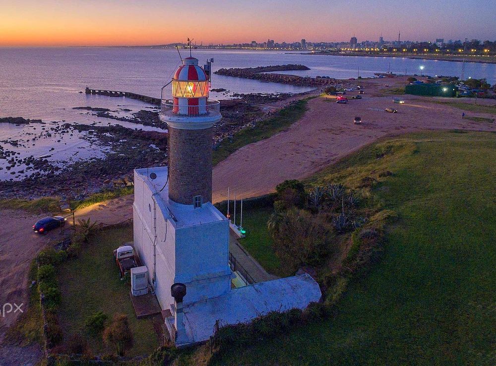 File:Faro Punta Carretas (181495395).jpeg - Wikimedia Commons