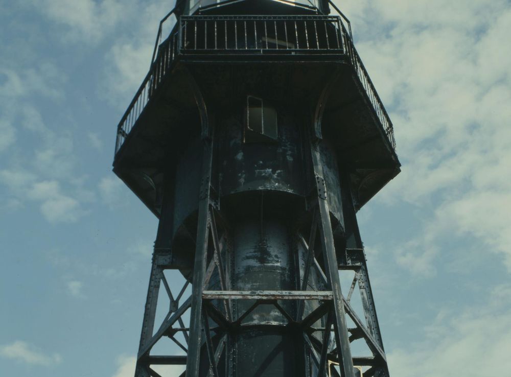 Archivo:Mona Island Light.jpg - Wikipedia, la enciclopedia libre