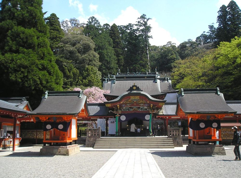 File:Kirishimashrine.jpg - Wikimedia Commons