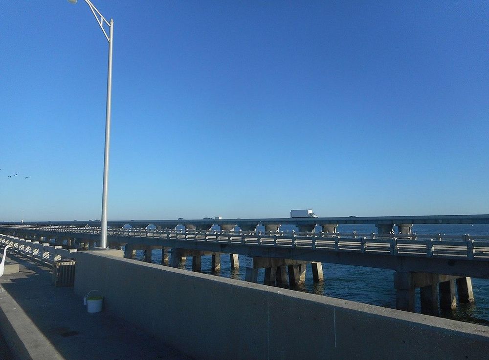 File:Skyway West (North) Fishing Pier SP-16.jpg - Wikimedia Commons