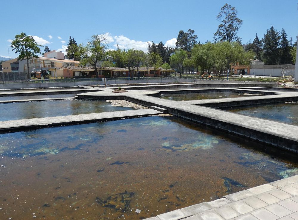 Archivo:Baños del Inca-5 Cajamarca.JPG - Wikipedia, la enciclopedia libre