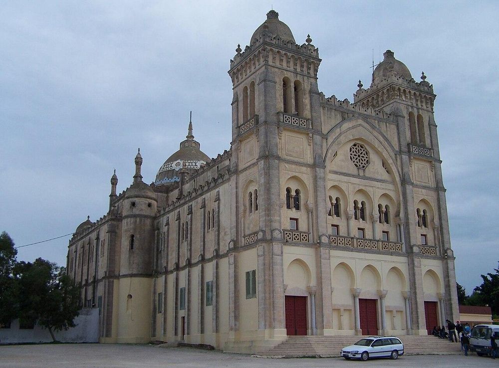 File:Acropolium.jpg - Wikimedia Commons