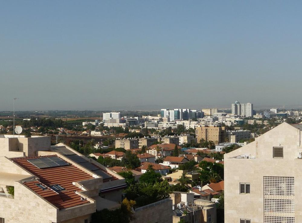File:Raanana industrial zone.JPG - Wikimedia Commons