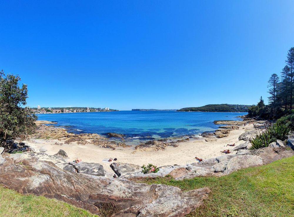 File:Delwood Beach at Manly Cove.jpg - Wikimedia Commons