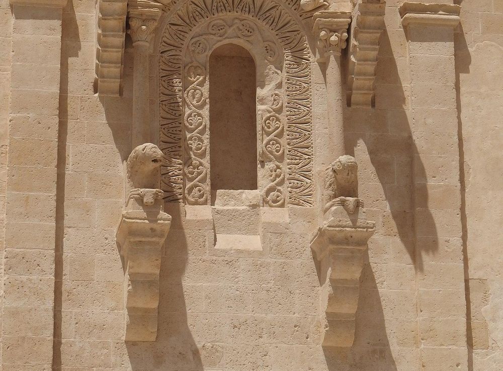 Fitxategi:Matera, Duomo, facade, detail.jpg - Wikipedia, entziklopedia  askea.