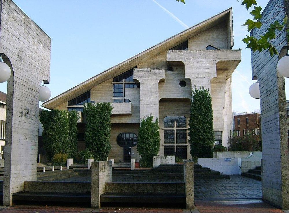 File:Louvain-la-Neuve BSE1.JPG - Wikimedia Commons