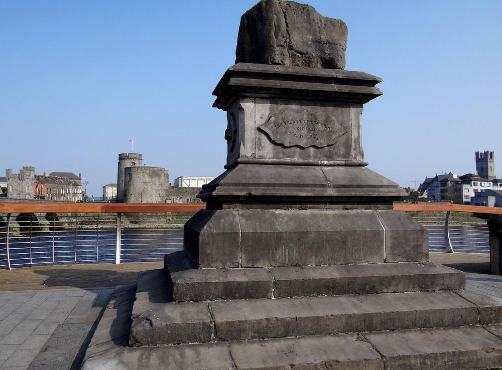 File:Treaty-Stone-Limerick-2012.JPG - Wikimedia Commons