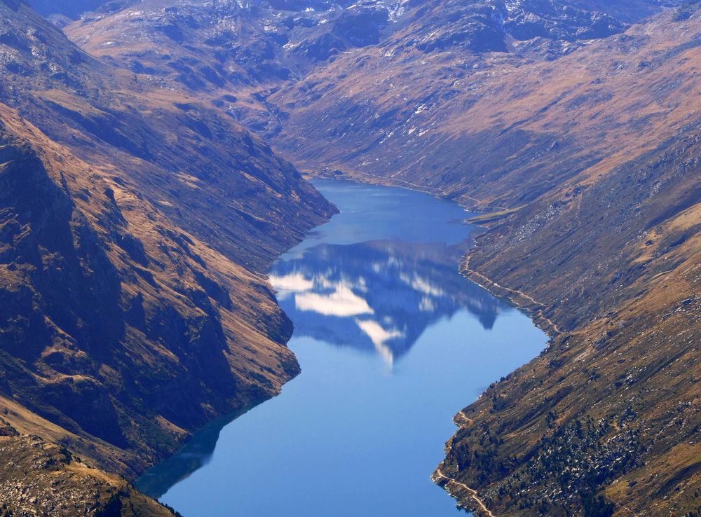 File:Lago di Lei as seen from Piz Grisch.jpg - Wikimedia Commons