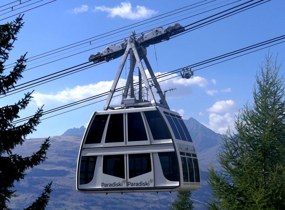 Fichier:Benne du téléphérique Vanoise Express en été (août 2022).JPG —  Wikipédia