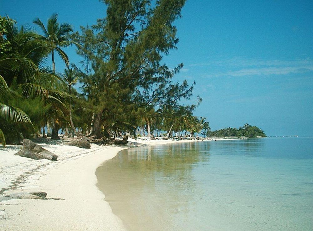 File:Utila, Honduras - panoramio.jpg - Wikimedia Commons