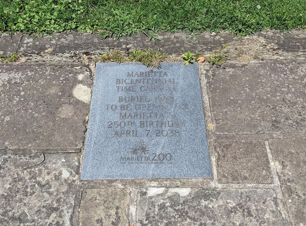 File:Marietta Bicentennial Time Capsule in Muskingum Park Marietta Ohio.jpg  - Wikimedia Commons