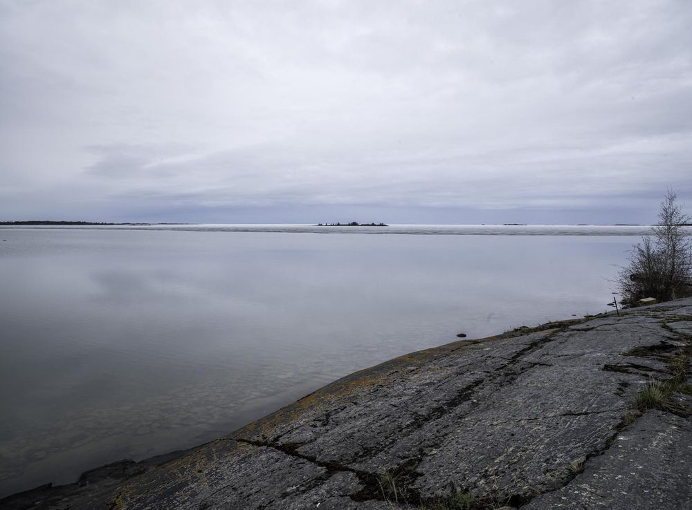 Landscape on cloudy day overlooking Great Slave Lake near Dettah image -  Free stock photo - Public Domain photo - CC0 Images