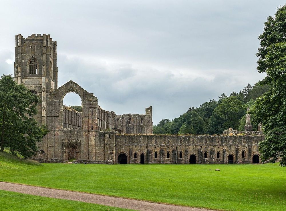File:Fountains Abbey, Yorkshire, UK - Diliff.jpg - Wikipedia