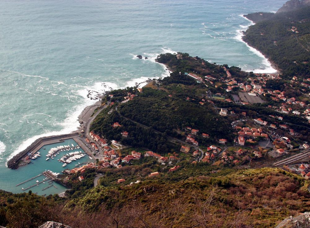 File:View of Marina di Maratea from Cristo Redentore - Italy 2015 (3).JPG -  Wikimedia Commons