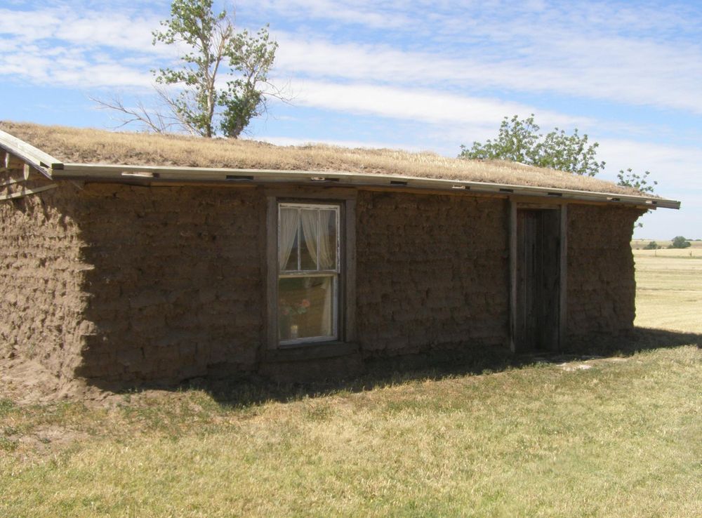 File:Soddie at the Santa Fe Trail Center, Larned, KS.jpg - Wikimedia Commons