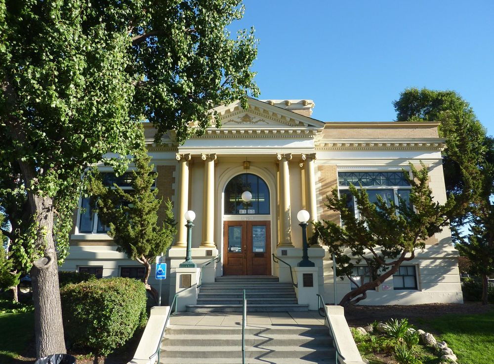 File:Livermore Carnegie Library Front View.JPG - Wikimedia Commons
