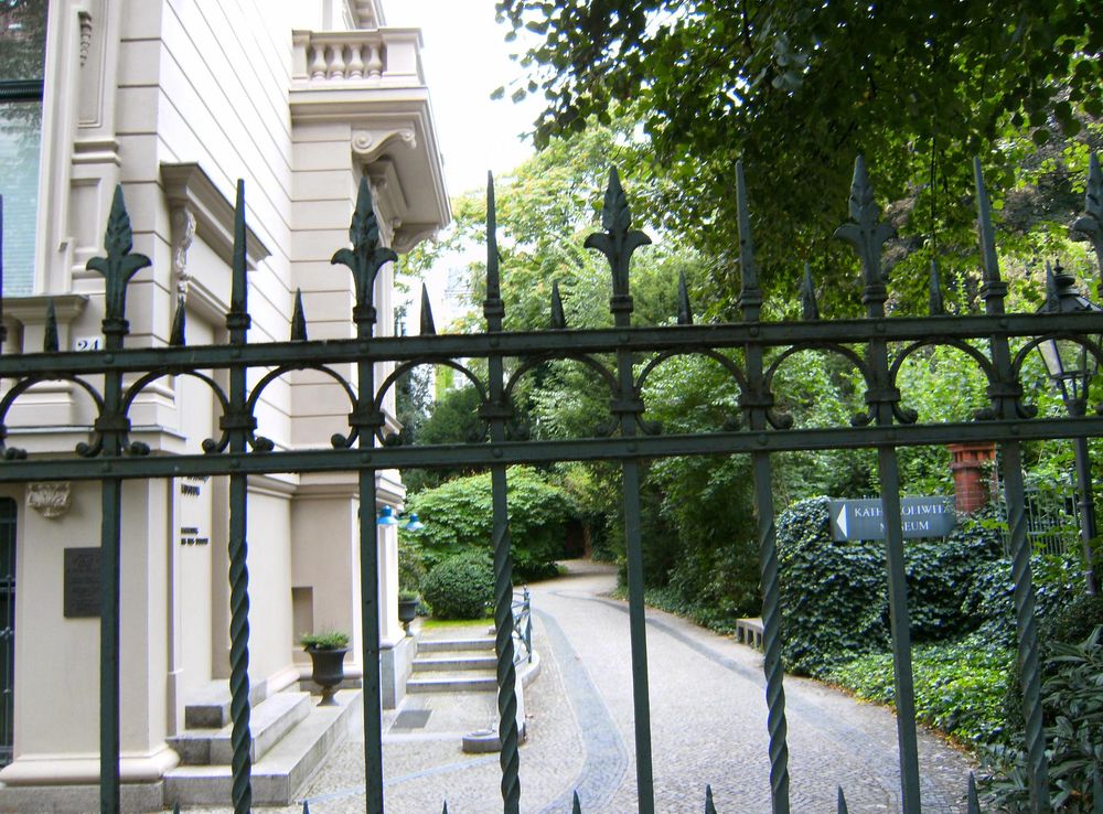 File:Berlin-fasanenstraße-24-käthe-kollwitz-museum-berlin.JPG - Wikimedia  Commons