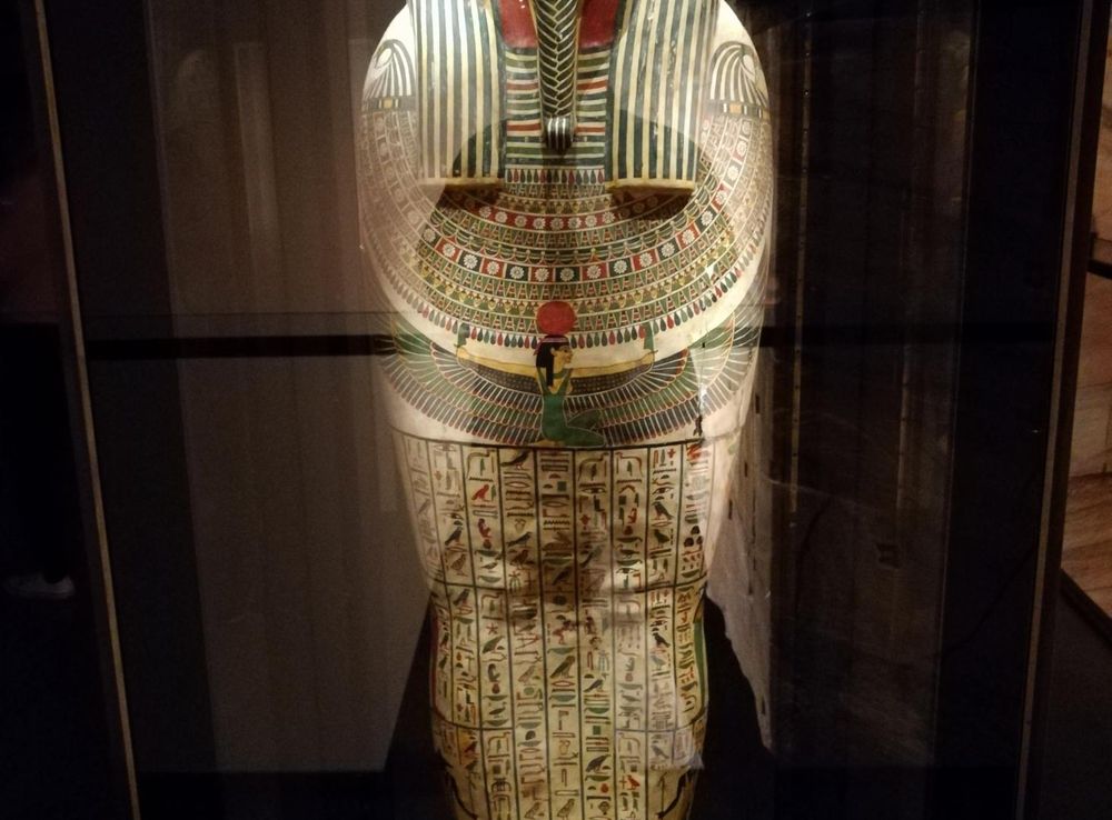 File:Coffin of Iret-Heru-ru MONA Hobart Tasmania.jpg - Wikimedia Commons