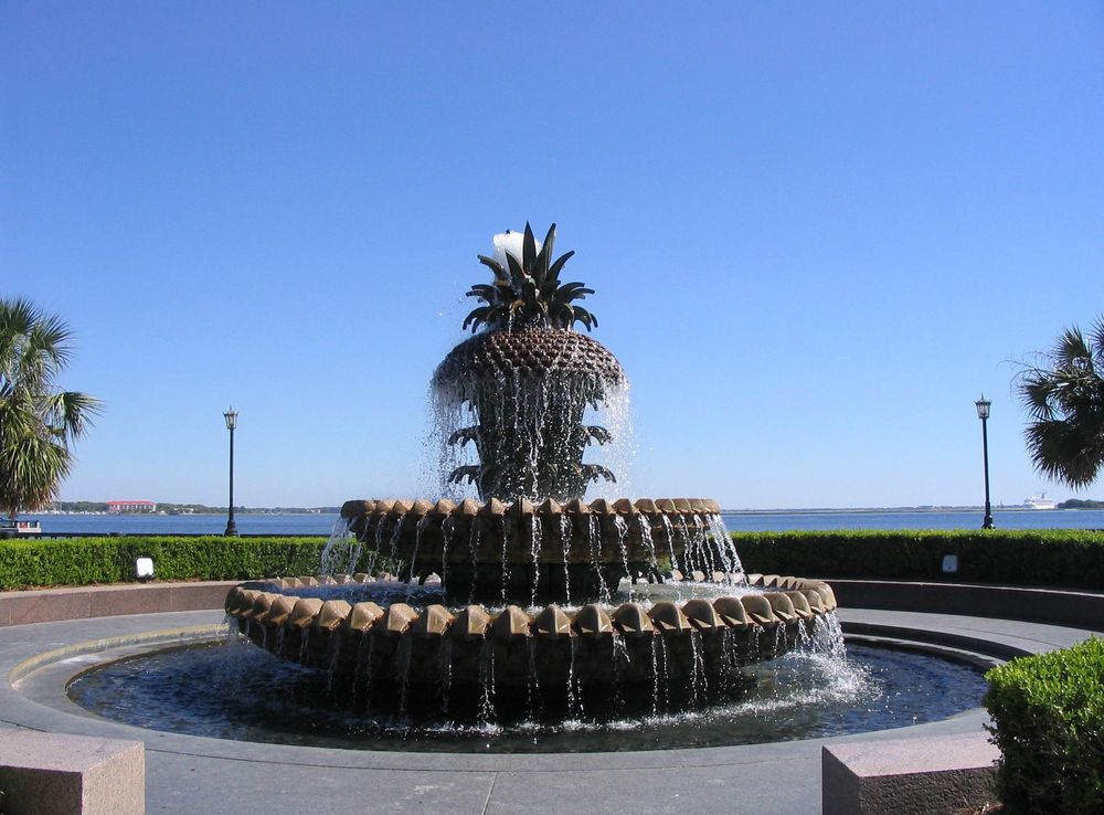 File:Charleston-SC-pineapple-fountain.jpg - Wikipedia