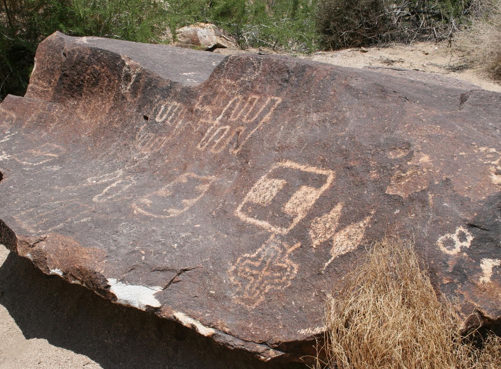 File:Many petroglyphs on a rock.JPG - Wikimedia Commons