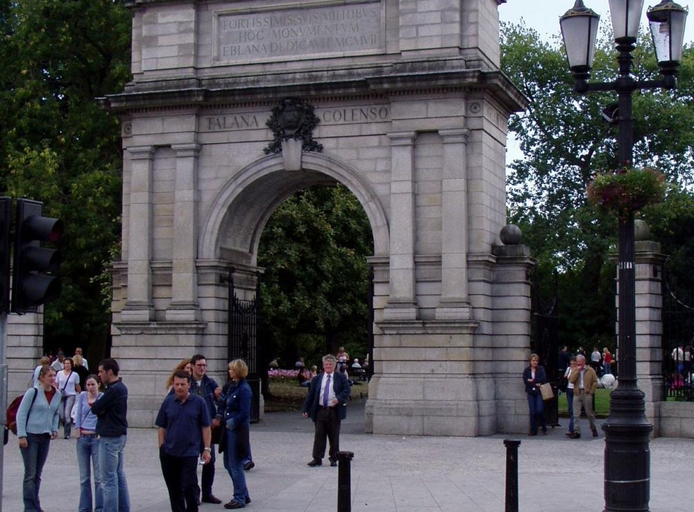 File:Fusiliers Arch.JPG - Wikipedia