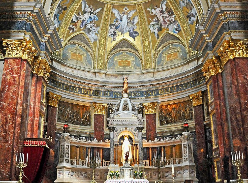 File:Hungary-0089 - St. Stephen's Basilica Inside (7278317818).jpg -  Wikimedia Commons