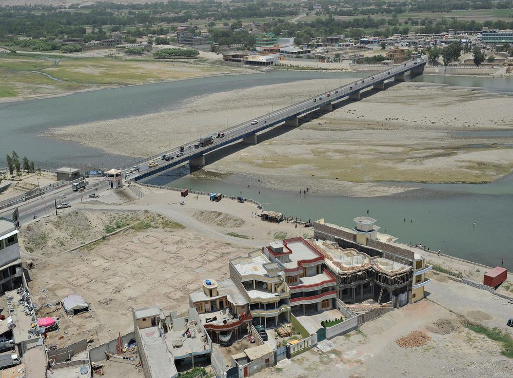 File:Bridge in Jalalabad in 2011.jpg - Wikipedia