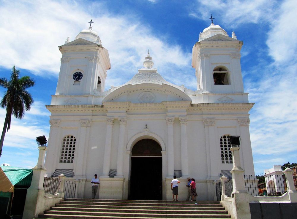 File:Iglesia Parroquial San Miguel Arcangel en Ilobasco.JPG - Wikimedia  Commons