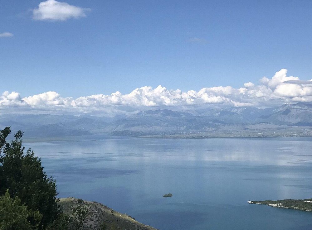 File:Lake Skadar, Montenegro.jpg - Wikimedia Commons