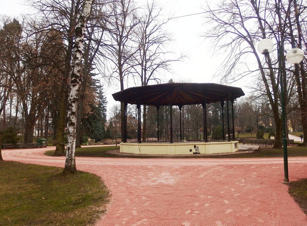 Soubor:Hradec Králové, Jiráskovy sady (3).JPG – Wikipedie