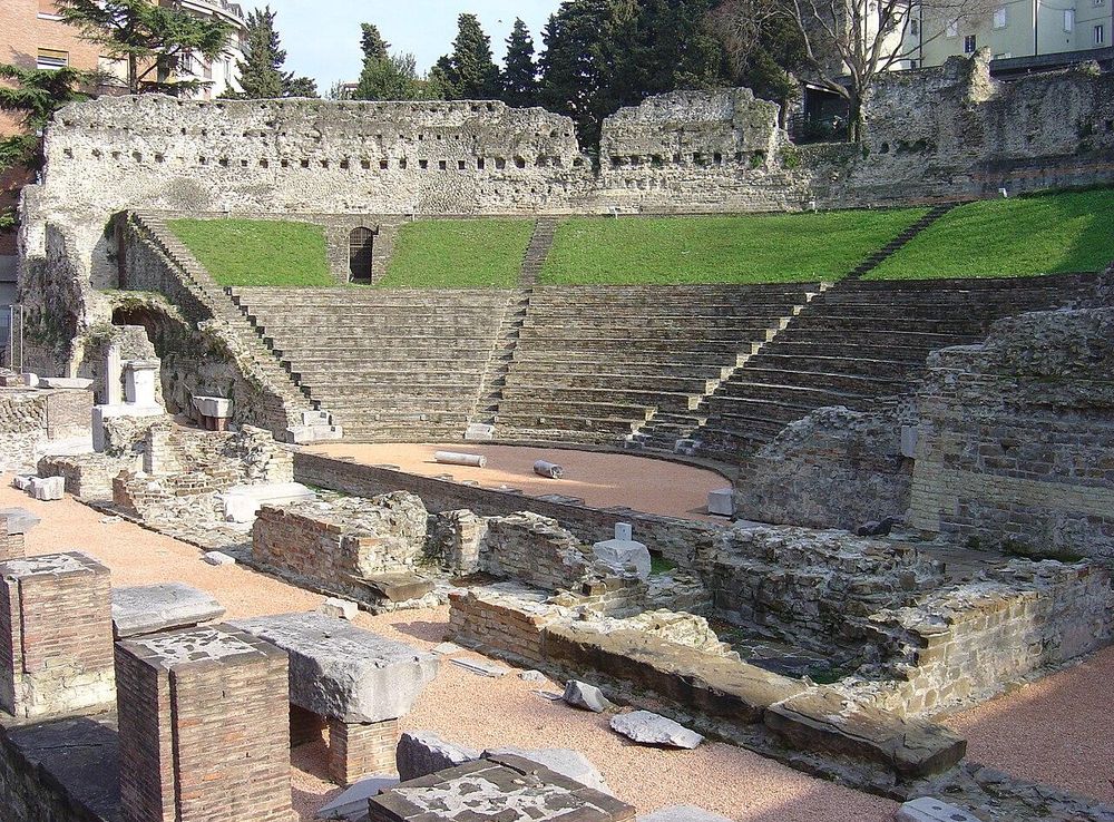File:Trieste Roman Amphitheater.JPG - Wikimedia Commons