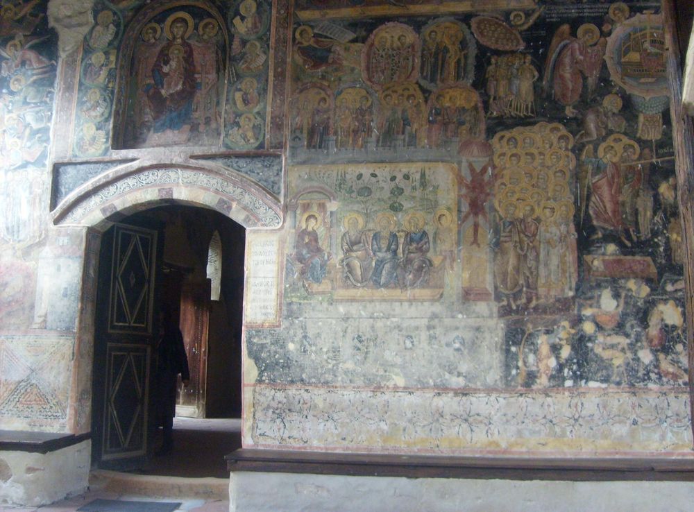 Файл:Rozhen Monastery TodorBozhinov (19).JPG – Уикипедия